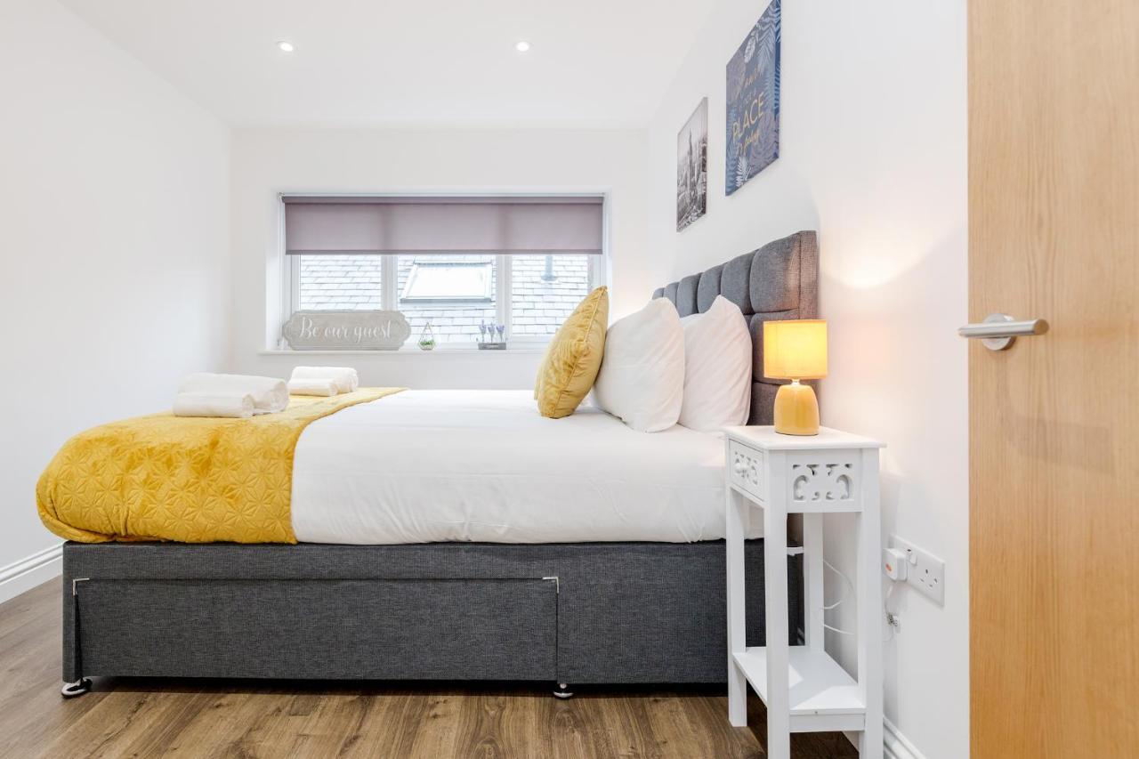 Watford Town Centre, Serviced One Bed Flat With Choice Of King Or Twin Beds, Sleeps Up To 4 Sharing, Free Wifi And Free Movies Лондон Экстерьер фото